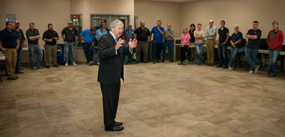 Governor Branstad talks to Altec employees about the surge in manufacturing success throughout Iowa